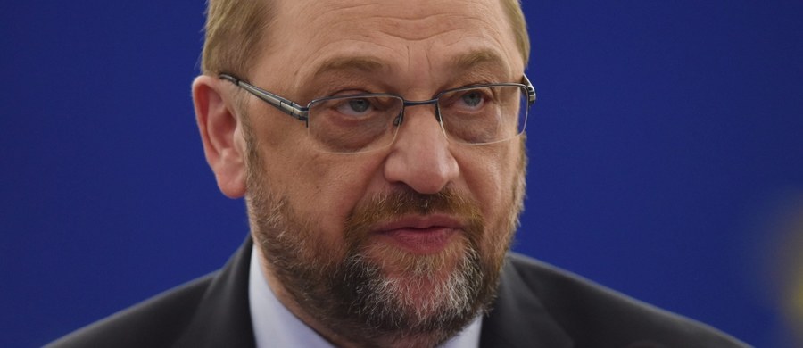 Przewodniczący Parlamentu Europejskiego Martin Schulz przyznał, że zarówno USA, jak i Unia Europejska, nie są przygotowane na prezydenturę Donalda Trumpa, bo „nie ma on doświadczenia międzynarodowego (…) i w każdej sprawie szuka kozła ofiarnego”. 69-letni miliarder ubiega się o fotel prezydenta USA.