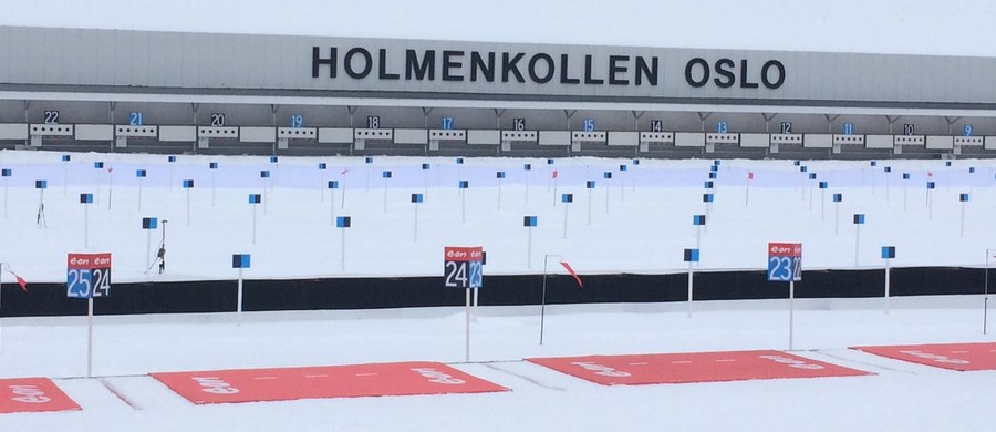 Bieg masowy to dość młoda, biathlonowa konkurencja. O medale mistrzostw świata zawodnicy i zawodniczki rywalizują w tej specjalności od 1999 roku. Po raz pierwszy tego typu trofea za zwycięstwo w takich zawodach, rozdano właśnie w Oslo. Dziś miejscowi kibice będą ściskać kciuki za króla biathlonu Ole Einara Bjoerndalena. My za Krystynę Guzik i Magdalenę Gwizdoń.