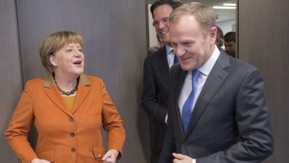 Niemiecka prasa donosi o "starciu" Tuska i Merkel ws. imigrantów. "Wbił jej nóż w plecy"