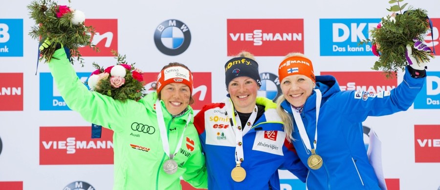 Krystyna Guzik zajęła 19., a Magdalena Gwizdoń - 23. miejsce w biegu ze startu wspólnego na 12,5 km biathlonowych mistrzostw świata w Oslo-Holmenkollen. Wygrała Francuzka Marie Dorin Habert, srebro wywalczyła Niemka Laura Dahlmeier, a brąz - Finka Kaisa Makarainen.
