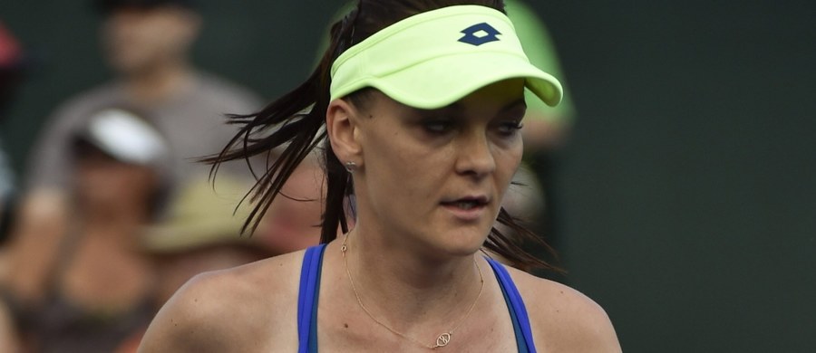 Agnieszka Radwańska pokonała w trzeciej rundzie Rumunkę Monicę Niculescu 6:2, 6:1 i awansowała do 1/8 finału tenisowego turnieju WTA Premier na kortach twardych w amerykańskim Indian Wells (pula nagród 6,135 mln dol.).