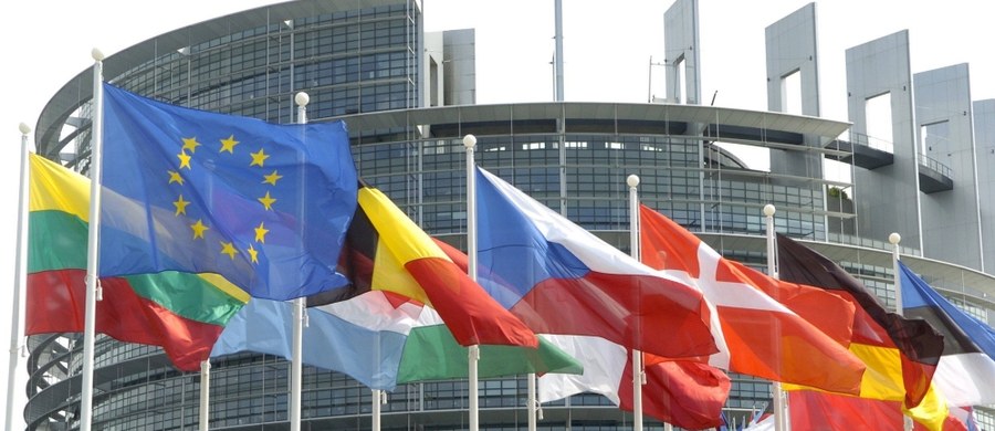 Na początku kwietnia można się spodziewać rezolucji Parlamentu Europejskiego o sytuacji w Polsce - powiedział w Brukseli Rafał Trzaskowski (PO). Według niego przyjęcia takiej rezolucji chce większość grup politycznych w PE.