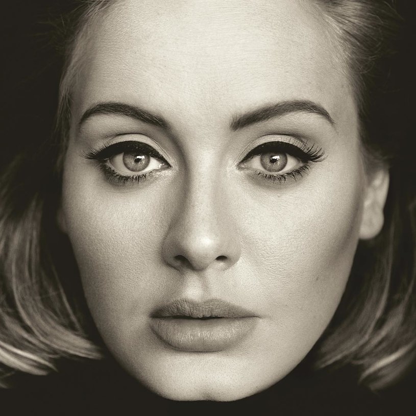 Nowa funkcja na Snapchacie sprawiła, że ponownie w sieci zaroiło się od Adele i jej twarzy. Internauci masowo publikują swoje filmiki z przeróbkami okładki płyty "25". 