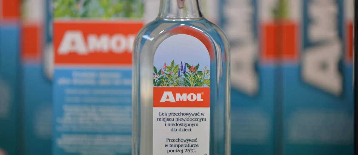 Główny Inspektor Farmaceutyczny wydał decyzję o wycofaniu z obrotu na terenie całego kraju Amolu - popularnego leku wykorzystywanego m.in. w leczeniu przeziębienia. Decyzja została podjęta w związku z podejrzeniami, że w części butelek z tym preparatem mogą znajdować się kawałki szkła. 