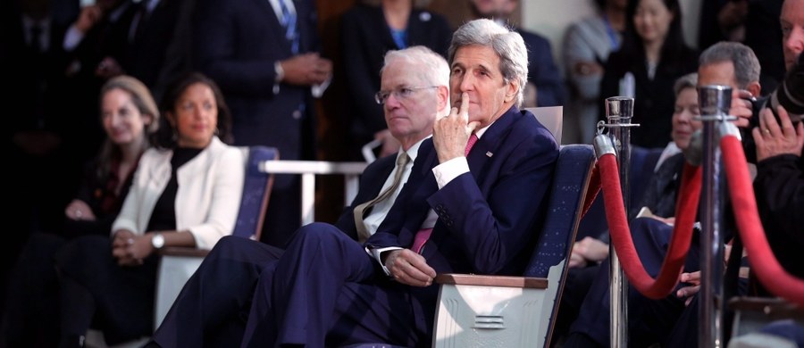 Sekretarz stanu USA John Kerry i minister spraw zagranicznych Rosji Siergiej Ławrow rozmawiali telefonicznie na temat zawieszenie broni w Syrii oraz konieczności lepszego skoordynowania działań na rzecz jego utrzymania - poinformował rosyjski MSZ. Szefowie dyplomacji omówili kwestie dotyczące przerwania wrogich działań na terytorium Syrii oraz przezwyciężenia trwającego tam kryzysu - głosi komunikat ministerstwa.