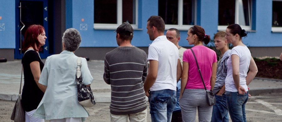 Penis namalowany markerem znalazł się na próbkach chusteczek wysłanych z fabryki w Lubaniu na Dolnym Śląsku, do potencjalnego kontrahenta z zagranicy. To jeden z największych zakładów w Europie, produkujących nawilżane chusteczki i produkty do sprzątania. Władze firmy próbują teraz ustalić kto był autorem niewybrednego rysunku. Według nieoficjalnych informacji pracowników, dyrekcja wstrzymała wypłacanie premii uznaniowych. 