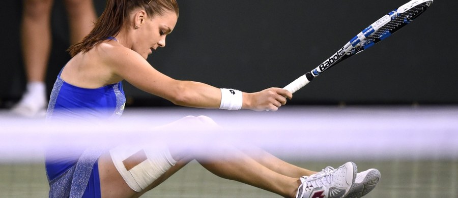 Agnieszka Radwańska przegrała z liderką światowego rankingu Amerykanką Sereną Williams w półfinale tenisowego turnieju WTA Premier na twardych kortach w kalifornijskim Indian Wells 4:6, 6:7 (1-7).