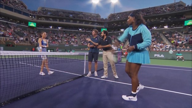 Agnieszka Radwańska przegrała z Amerykanką Sereną Williams w półfinale tenisowego turnieju WTA Premier na twardych kortach w kalifornijskim Indian Wells 4:6, 6:7 (1-7).