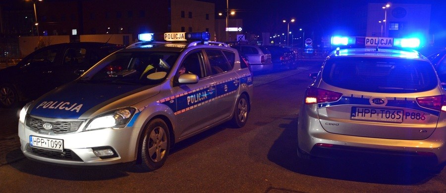 Dwaj mężczyźni zostali ranni po tym, jak w garażu w miejscowości Biechów na Opolszczyźnie eksplodował niewybuch bądź niewypał najprawdopodobniej z czasów II wojny światowej. Jak zapowiada policja, śledztwo ma ustalić skąd pochodziły niebezpieczne materiały.