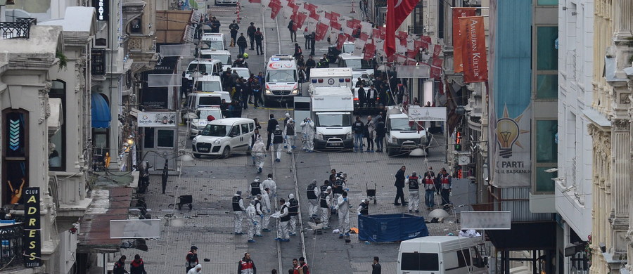Zamachowiec-samobójca, który wysadził się w sobotnim ataku w Stambule został zidentyfikowany jako Turek związany z Państwem Islamskim. Wcześniej tureckie służby podawały, że za zamachem mogła stać Partia Pracujących Kurdystanu (PKK).