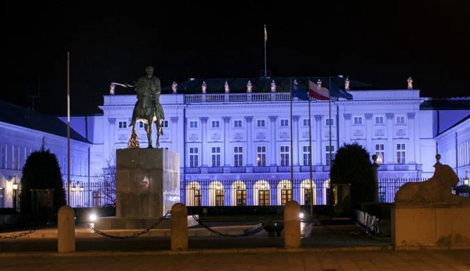 "Dziennik Gazeta Prawna": Kto wygra wojnę o pomnik smoleński w Warszawie?