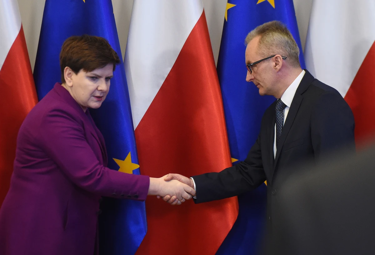 "Wszystkie służby są w pogotowiu, działają, dbają o bezpieczeństwo. Chce zapewnić obywateli, że Polska jest państwem bezpiecznym" - powiedziała premier Beata Szydło po posiedzeniu Rządowego Centrum Bezpieczeństwa. Jak dodała: obowiązkiem rządzących jest zapewnienie bezpieczeństwa. 