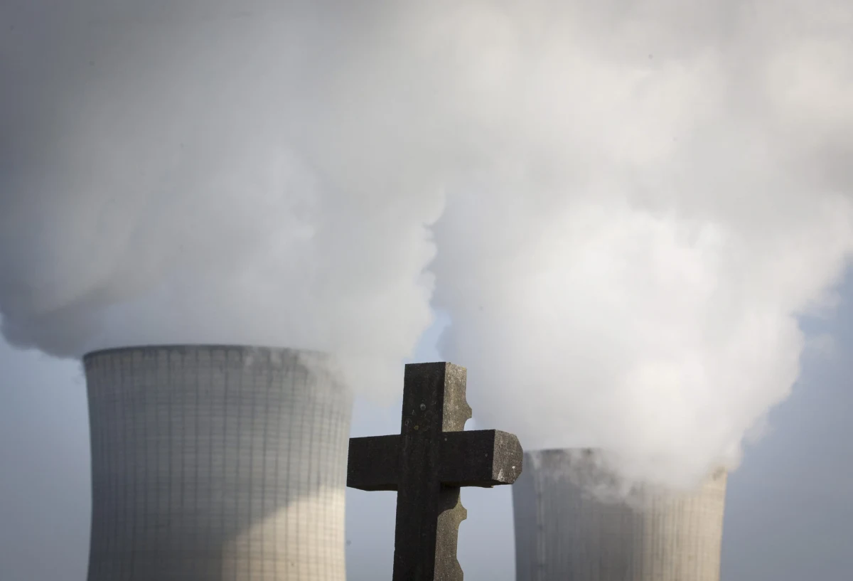 Ewakuację elektrowni atomowej Tihange w Belgii zarządzono po zamachach w Brukseli, w których zginęły co najmniej 34 osoby. Poinformowała o tym belgijska agencja prasowa Belga, powołując się na lokalną policję.