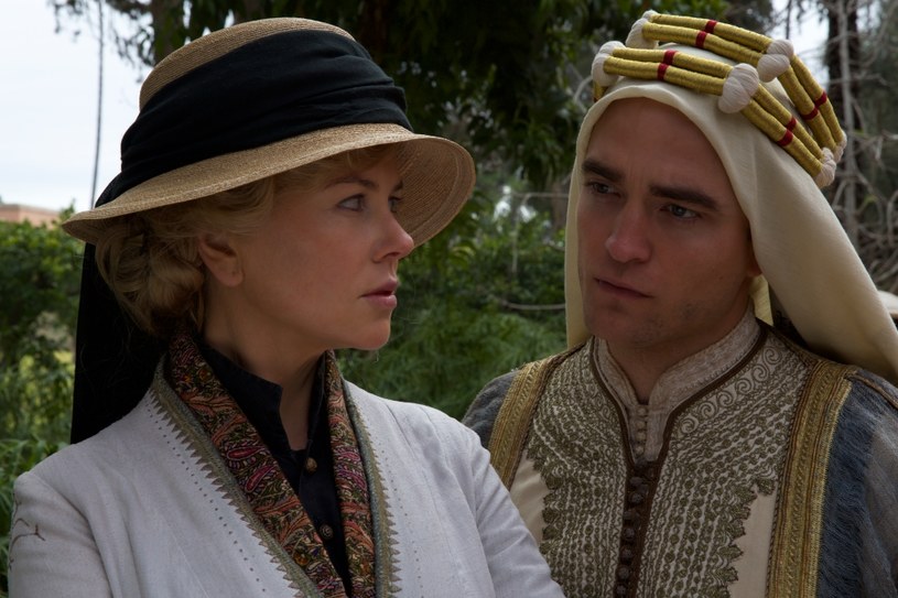 Nicole Kidman i Robert Pattinson po raz pierwszy razem na dużym ekranie. Aktorzy zagrali w filmie Wernera Herzoga "Królowa pustyni" opowiadającym o Brytyjce, która w świecie arabskim osiągnęła więcej, niż kobieta mogła wówczas dokonać w postępowej Europie.