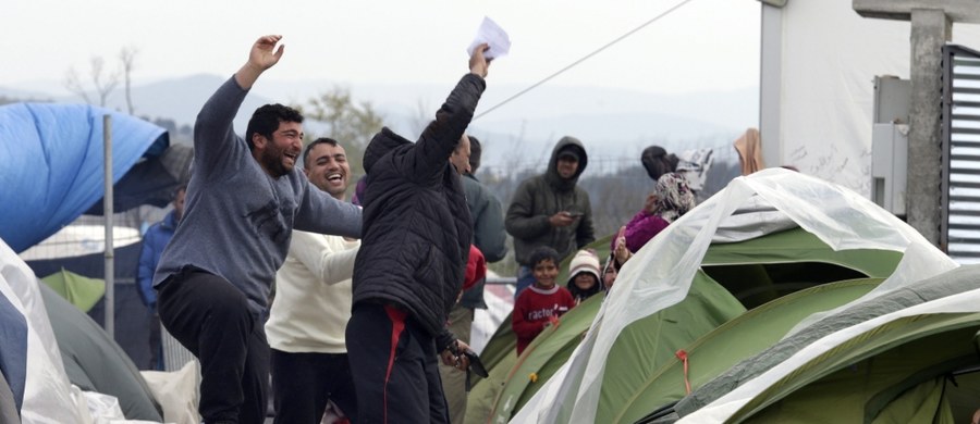 Bułgaria chce wybudować ogrodzenie na granicy z Grecją, by powstrzymać uchodźców od wkraczania na teren państwa. Po zamknięciu zachodniego szlaku migracyjnego na Bałkanach władze Bułgarii boją się, że teraz ich kraj będzie głównym miejscem tranzytowym tysięcy nielegalnych imigrantów. 