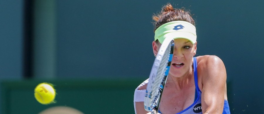 Rozstawiona z numerem trzecim Agnieszka Radwańska pewnie pokonała Amerykankę Madison Brengle 6:3, 6:2 w trzeciej rundzie i awansowała do 1/8 finału tenisowego turnieju WTA rangi Premier na twardych kortach w Miami (pula nagród 6,13 mln dolarów). Z 60. w światowym rankingu 25-letnią Amerykanką Polka zmierzyła się po raz pierwszy.
