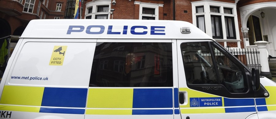 30-letnia Polka brutalnie zamordowana w Londynie. Według brytyjskich mediów, kobiecie zadano liczne ciosy ostrym narzędziem w klatkę piersiową. Jej ciało znaleźli sąsiedzi. W środę w wynajmowanym przez ofiarę mieszkaniu ciało odnaleźli sąsiedzi, którzy o sprawie poinformowali policję. 
