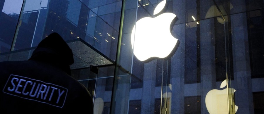 FBI udało się złamać zabezpieczenia i uzyskać dostęp do danych zawartych w telefonie zamachowca z San Bernardino - poinformowały władze USA. Oznacza to koniec sporu między firmą Apple, która jest producentem iPhone'a, a amerykańskimi władzami.