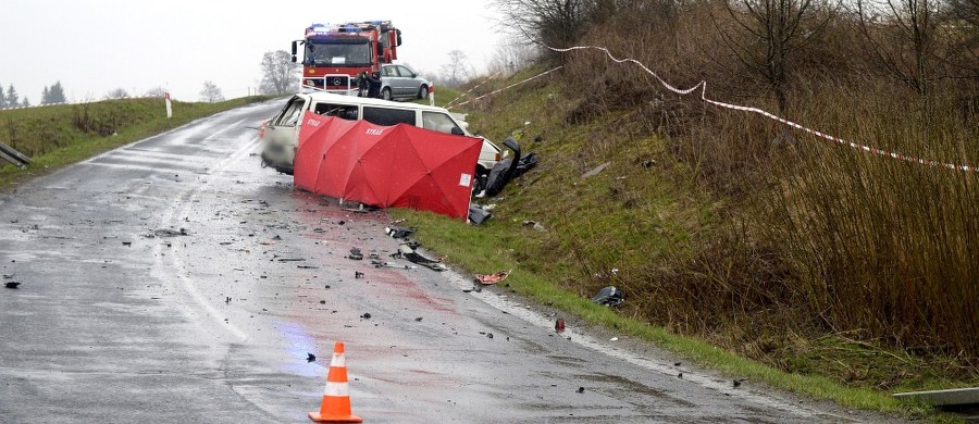 Tragiczne były tegoroczne święta wielkanocne na drogach. W 240 wypadkach zginęło 28 osób zginęło, a 315 zostało rannych. Jak podkreślają policjanci dane wskazują, że było gorzej, niż  ubiegłym roku, kiedy to w 217 wypadkach zginęły 23 osoby.