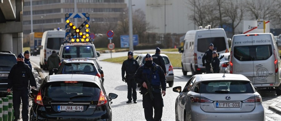 Burmistrz Brukseli Yvan Mayeur obawia się, że po ostatnich zamachach terrorystycznych stolica Belgii może nie wrócić już do normalności. Mayeur rozmawiał tego dnia z mer Paryża Anne Hidalgo o działaniach po zeszłorocznych zamachach w stolicy Francji.