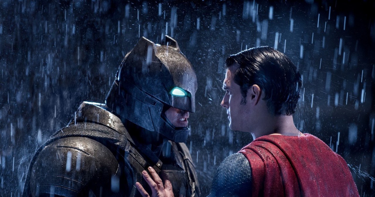 1 kwietnia film "Batman v Superman: Świt sprawiedliwości" wejdzie na ekrany kin w całej Polsce. Wybrane sekwencje hitu sfilmowano kamerami IMAX, by przenieść widzów w samo centrum starcia superbohaterów. Na ekranach kin IMAX widzowie zobaczą o 26% więcej obrazu.