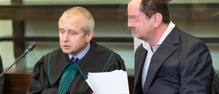 Przed wrocławskim sądem rozpoczął się proces byłego wykładowcy Uniwersytetu Wrocławskiego oraz byłego radnego SLD sejmiku dolnośląskiego Piotra Ż., któremu prokuratura postawiła blisko 30 zarzutów, w tym m.in. dotyczących gwałtu.