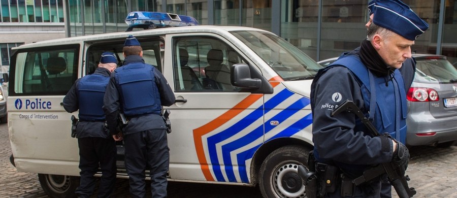 Będzie ekstradycja Salaha Abdeslama do Francji - podała belgijska publiczna telewizja, cytując prokuratorów. Mężczyzna podejrzany jest o koordynowanie zamachów w Paryżu, w których zginęło 130 osób. Według śledczych planował on przeprowadzenie podobnych aktów terroru w Brukseli. Salah Abdeslam został zatrzymany w Belgii dwa tygodnie temu.
