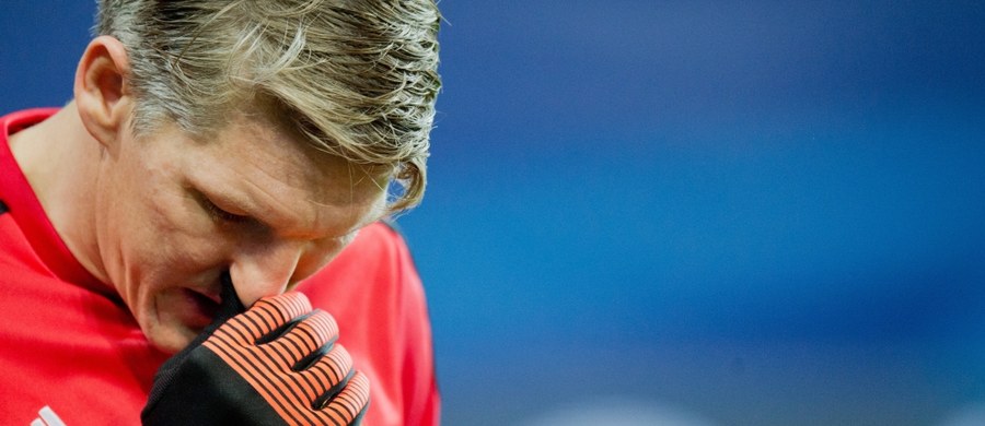 Leczący kontuzję kolana piłkarz reprezentacji Niemiec i Manchesteru United Bastian Schweinsteiger może mieć problemy, aby zdążyć na mistrzostwa Europy 2016 - uważa jego trener klubowy Louis van Gaal. Grupowymi rywalami Niemców we Francji będą m.in. Polacy.