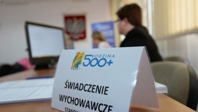 Program 500 plus: Rząd już chwali się sukcesem. Ponad 110 tys. wniosków w ciągu dwóch dni