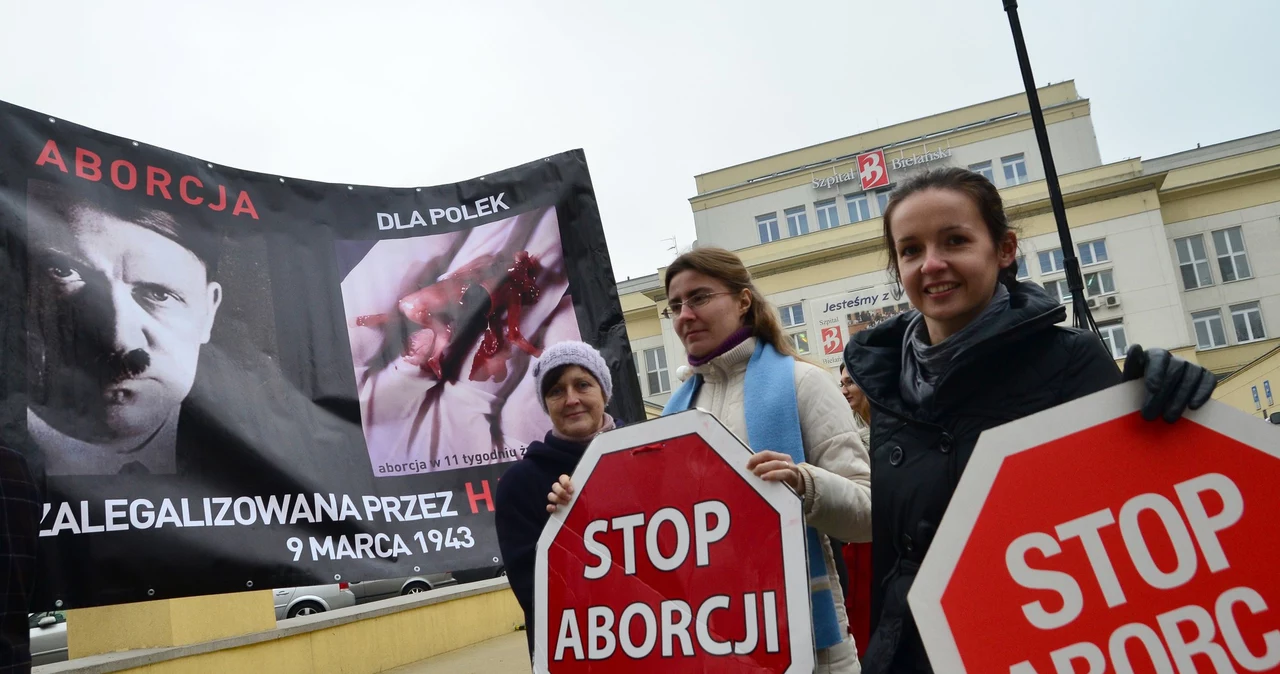 Pikieta przeciwników aborcji pod Szpitalem Bielańskim w Warszawie