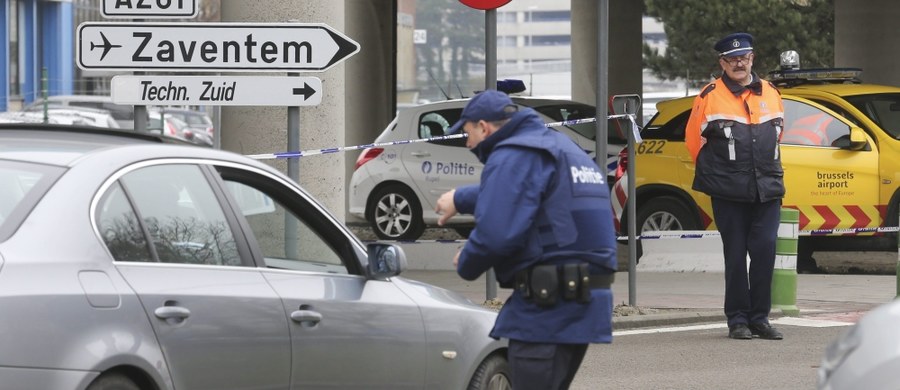 Zgodnie z zapowiedzią międzynarodowe lotnisko w Zaventem pod Brukselą, zamknięte po zamachach terrorystycznych z 22 marca, zostało częściowo otwarte w niedzielę dla lotów pasażerskich.