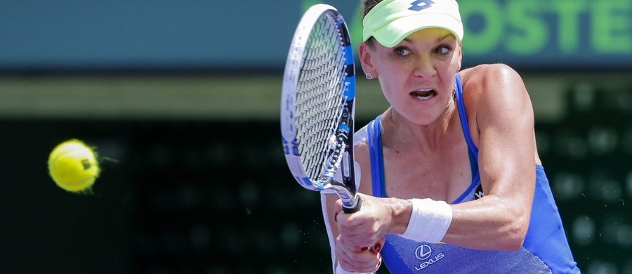Agnieszka Radwańska nie zagra w rozpoczynającym się w poniedziałek w Katowicach tenisowym turnieju WTA. Tenisistka ma problemy z barkiem. 