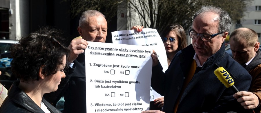 "Lewica będzie zbierać podpisy pod wnioskiem o referendum ws. aborcji w Polsce" - poinformował lider partii Włodzimierz Czarzasty. Chce, by Polacy odpowiedzieli na cztery pytania dotyczące możliwości przerywania ciąży.