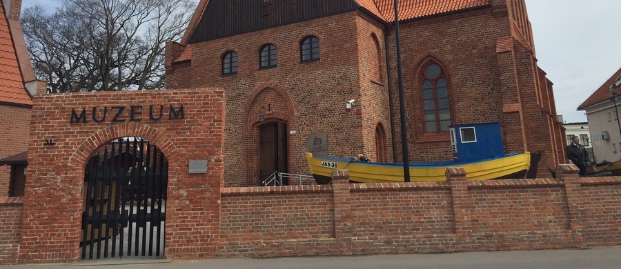 Po ponad 3 latach przerwy otwarte zostało Muzeum Rybołówstwa w Helu. Niezbędny był kapitalny remont dawnego, ewangelickiego kościoła, w którym działa muzeum. Za 3,5 miliona złotych odnowiono dach, elewację czy zaadaptowano strych, zyskując nową przestrzeń wystawienniczą.