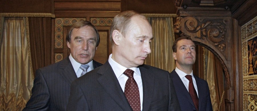 Prezydent Rosji Władimir Putin wydał dekret, którym podporządkował sobie Federalną Agencję Archiwalną (Rosarchiw). O decyzji tej poinformował, podejmując w swojej rezydencji w Nowo-Ogariowie koło Moskwy szefa Rosarchiwu Andrieja Artizowa.