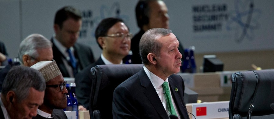 Prezydent Turcji Recep Tayyip Erdogan odrzucił "lekcję demokracji" ze strony Zachodu w kwestii wolności prasy w jego kraju. To reakcja na ubiegłotygodniową krytykę ze strony prezydenta USA Baracka Obamy.