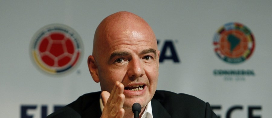 Szef FIFA Gianni Infantino jeszcze jako jeden z dyrektorów UEFA prowadził interesy z osobami podejrzanymi obecnie o korupcję - wynika z kolejnych dokumentów będących częścią "Panama Papers". Hugo i Mariano Jinkis to duet podejrzany przez FBI o korupcję związaną z handlowaniem prawami telewizyjnymi. UEFA jeszcze niedawno zapewniała, że nie współpracowała z ludźmi, którzy są na liście amerykańskich śledczych. Ujawnione materiały temu zaprzeczają. 