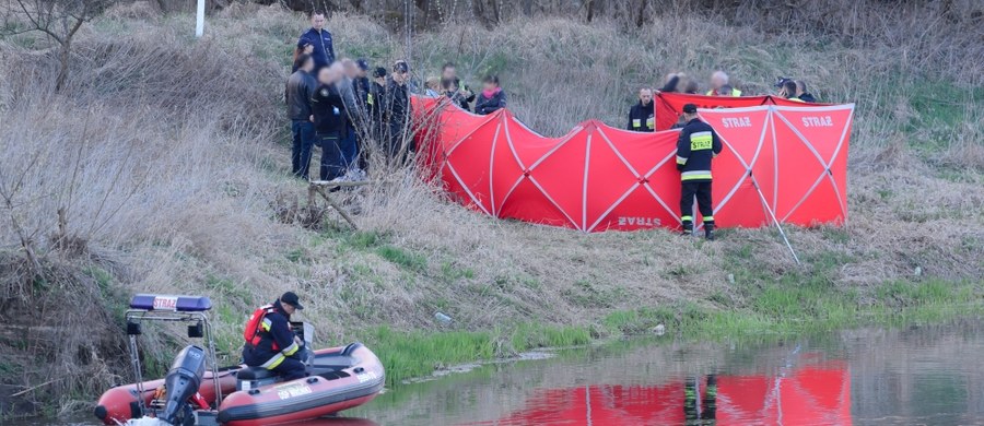 Dziś ma być wiadomo, czyje ciało znaleziono wczoraj w Warcie w wielkopolskich Wronkach. To ponad 50 kilometrów za Poznaniem – dlatego było podejrzenie, że może to być finał poszukiwań zaginionej w listopadzie ub. roku Ewy Tylman. 