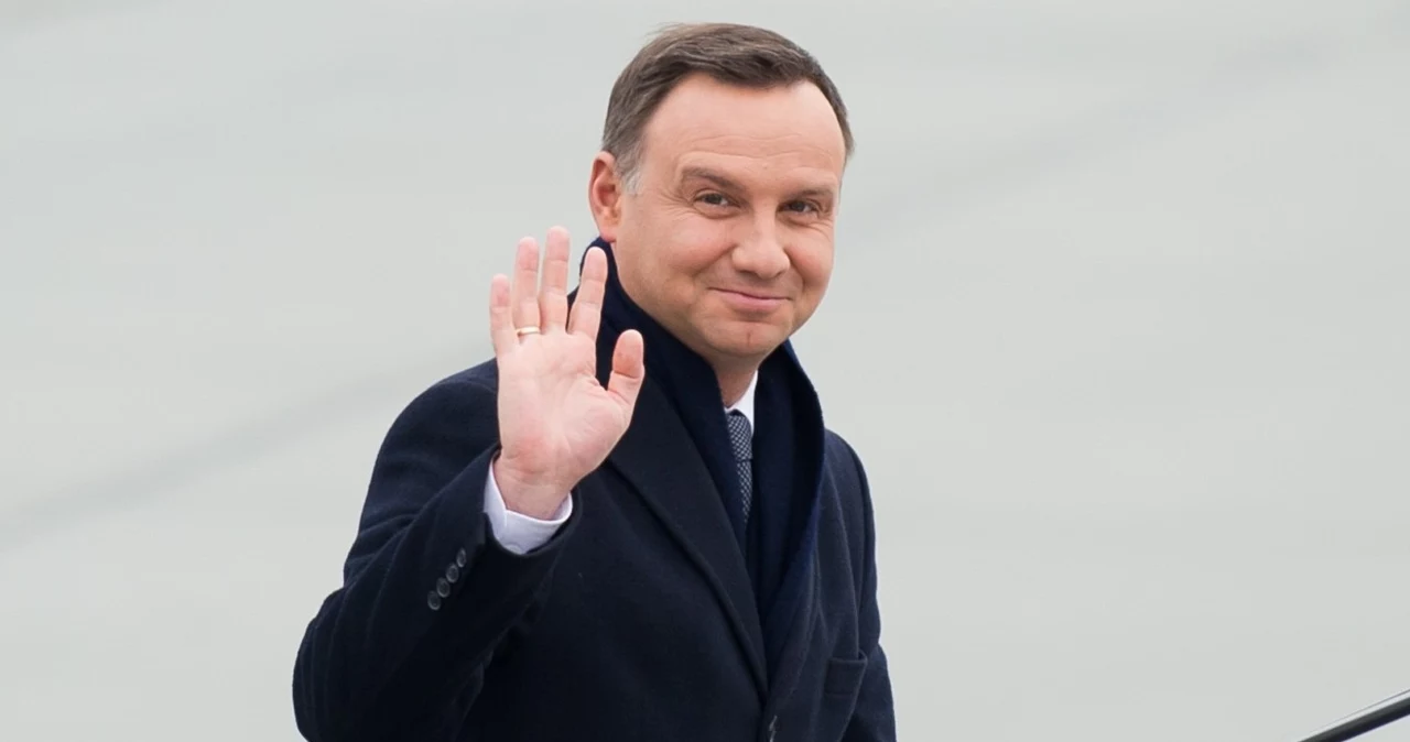 Prezydent Andrzej Duda nie zamierza "siedzieć pod żyrandolem"