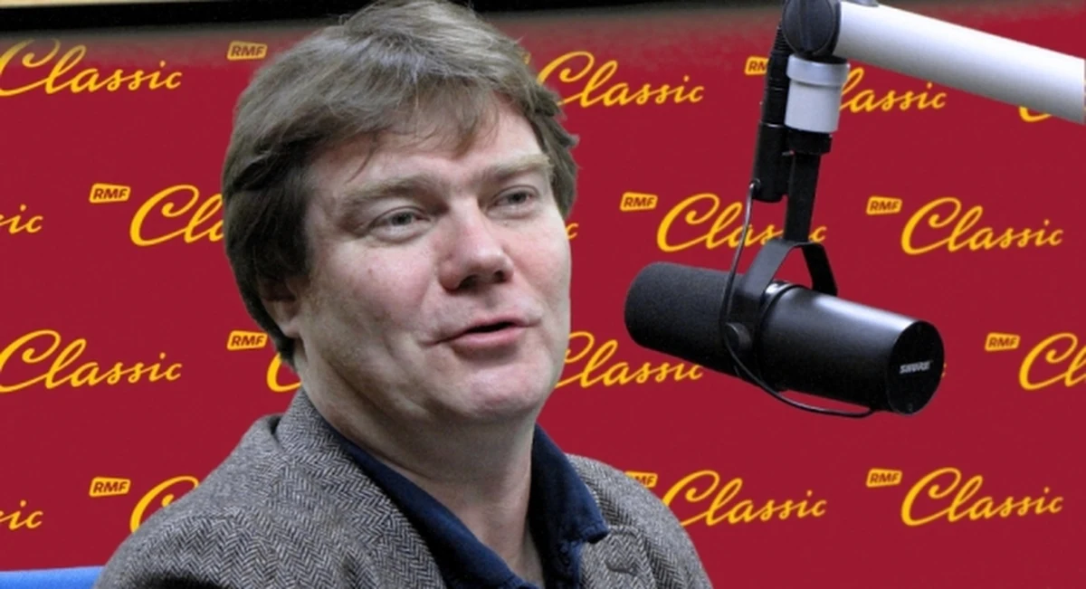 Skutki trwającego paraliżu orzecznictwa konstytucyjnego? "Konflikt o Trybunał Konstytucyjny dopadnie nas. Obywatel dostaje jakąś swoją decyzję administracyjną. Pytanie, do kogo z tym pójdzie i kto zechce to stosować? Istnieje prawdopodobieństwo graniczące z pewnością, że nie po to się nie publikuje wyroków, żeby potem je respektować" - mówi gość "Dania do Myślenia" w RMF Classic, prawnik z UW i członek zarządu Helsińskiej Fundacji Praw Człowieka, Piotr Kładoczny. Jego zdaniem obywatel będzie wiedział, że jego prawo jest naruszane, bo tak orzekł Trybunał, ale nikt nic nie zechce z tym zrobić. "Dostajemy nagie prawo w postaci wyroku – możemy sobie go powielić, wytapetować nawet w mieszkaniu, ale z tego nic nie wynika" - uważa prawnik. Dodaje, że do tej pory Trybunał Konstytucyjny był filtrem przed skierowaniem sprawy do Europejskiego Trybunału Praw Człowieka. "Nie zależało nam, żeby skarżyć się na Polskę do zagranicznych instytucji, z drugiej strony Trybunałowi w Strasburgu zależało, żeby nie być zalewanym" - mówi Kładoczny.