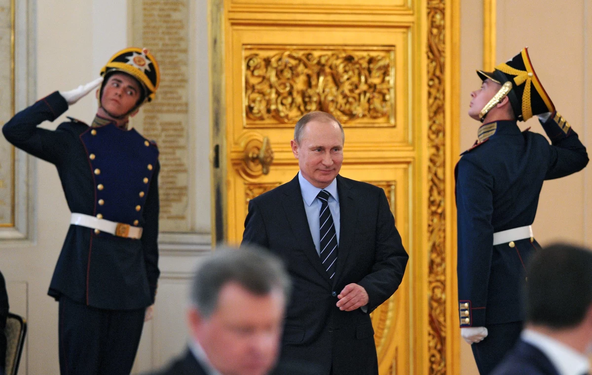 Powołanie przez prezydenta Rosji Władimira Putina Gwardii Narodowej, czyli nowej struktury na bazie wojsk wewnętrznych MSW, ma zabezpieczyć go przed zagrożeniami wewnętrznymi i wojskowym zamachem stanu - pisze amerykański ośrodek analityczny Stratfor.