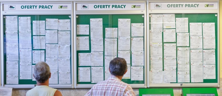 Na koniec 2016 r. stopa bezrobocia powinna wynieść poniżej 9 proc. - uważa minister rodziny Elżbieta Rafalska. Według szacunków MRPiPS podanych wczoraj bezrobocie w marcu spadło do 10 proc. z 10,3 proc. w lutym.