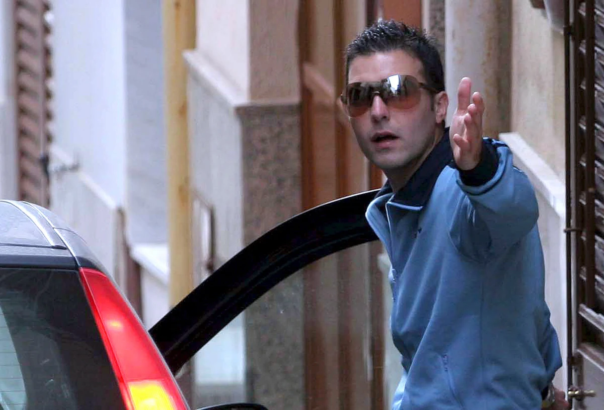 Kolejne księgarnie we Włoszech nie chcą sprzedawać wydanej właśnie książki "Riina-Family life" Salvo Riiny, syna uwięzionego szefa szefów sycylijskiej mafii, Toto Riiny. Bojkot jest protestem przeciwko promowaniu postaci bossa i jego syna, który też był skazany.