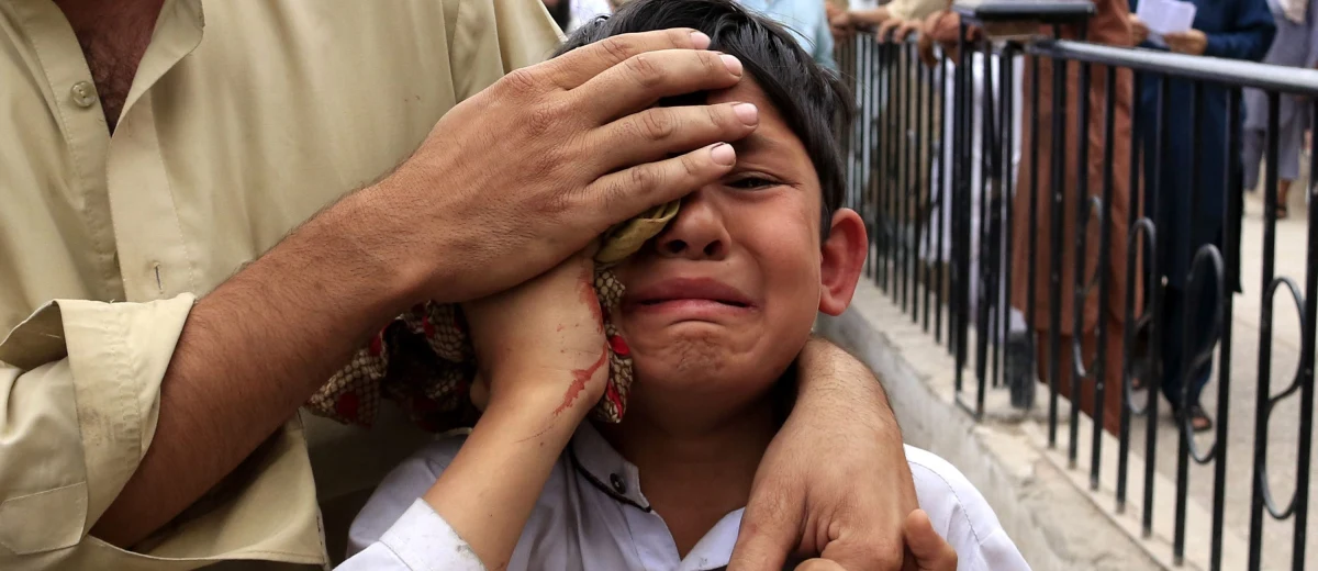 Trzęsienie ziemi o sile 6,6 w skali Richtera w Pakistanie w pobliżu granicy z Afganistanem. W stolicach obu krajów, w Islamabadzie i Kabulu, zatrzęsły się budynki. Wstrząsy odczuwalne były m.in. w Indiach.