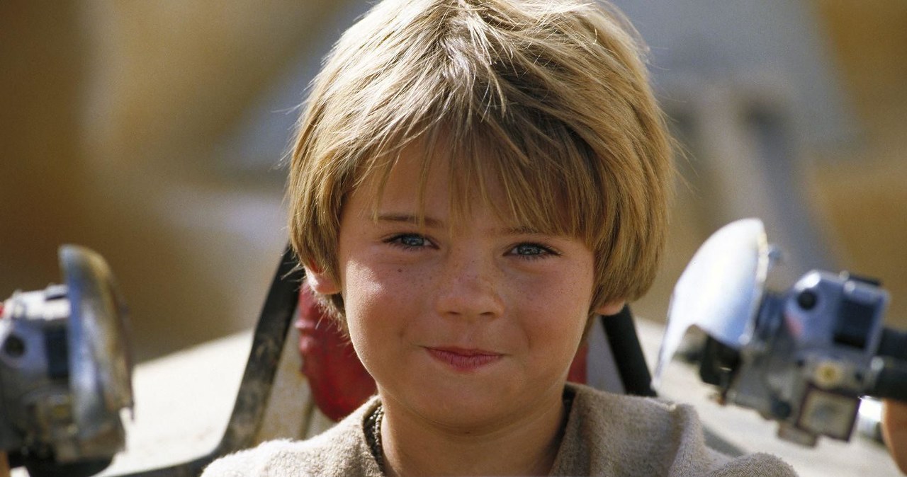 Jake Lloyd, aktor znany przede wszystkim z kreacji młodego Anakina Skywalkera w filmie "Gwiezdne wojny: Część I - Mroczne widmo", trafił do szpitala psychiatrycznego. U Lloyda zdiagnozowano schizofrenię.