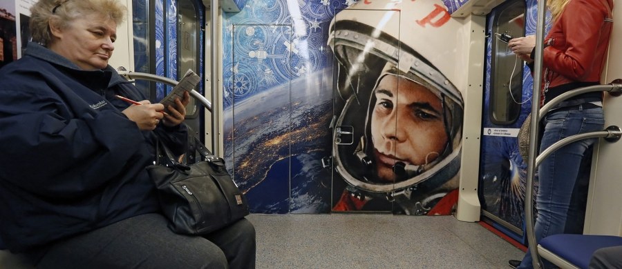 Rosja przywiązuje duże znaczenie do współpracy w sferze kosmonautyki z USA, "nie bacząc na wszelkie trudności, jakie napotykamy na Ziemi" - powiedział prezydent Władimir Putin. Mówił o tym łącząc się z załogą Międzynarodowej Stacji Kosmicznej (ISS).