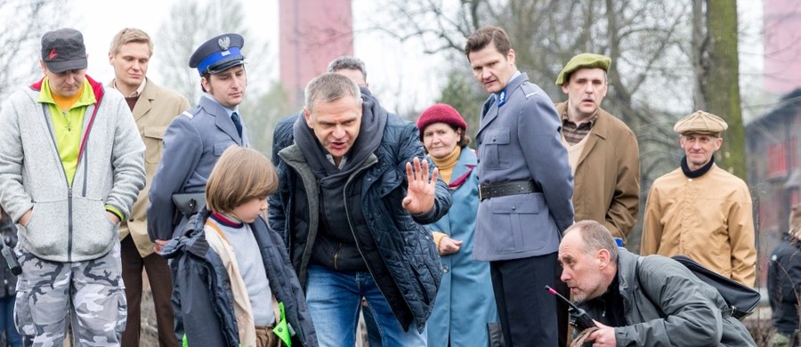 Reżyser Maciej Pieprzyca, który w latach 90. zrealizował film dokumentalny o głośnej sprawie seryjnego zabójcy kobiet, zwanego „wampirem z Zagłębia”, wraca do niej filmem fabularnym pod tym samym tytułem „Jestem mordercą”. „Nasz film jest filmem fabularnym, to nie jest film dokumentalny, czy fabularyzowany dokument, dlatego traktujemy tę sprawę jako rodzaj inspiracji. Opowiadamy swoją historię, bardziej koncentrujemy się na otoczce politycznej, bo to była sprawa, na której się polityka bardzo odcisnęła” – zaznaczył Maciej Pieprzyca podczas rozmowy z dziennikarzami na planie filmowym. 