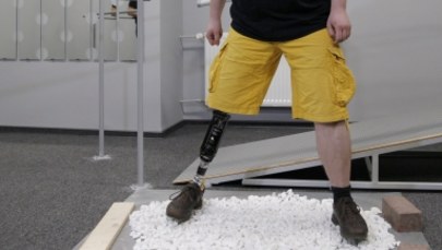 22-latek testował "kosmiczną stopę", czyli superprotezę z włókna szklanego. "Trudno wybrzydzać"