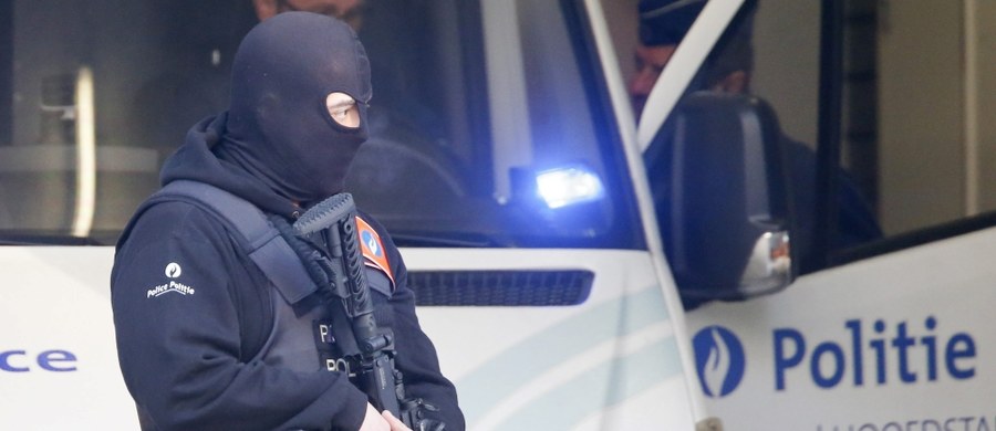 Sąd apelacyjny w Brukseli skazał w czwartek na 15 lat więzienia Chalida Zerkaniego za kierowanie "grupą terrorystyczną", która wysyłała do Syrii wielu bojowników, w tym przyszłych autorów zamachów w Paryżu. Sąd zwrócił uwagę na "cynizm" podsądnego, który wciąż zaprzecza stawianym mu zarzutom.