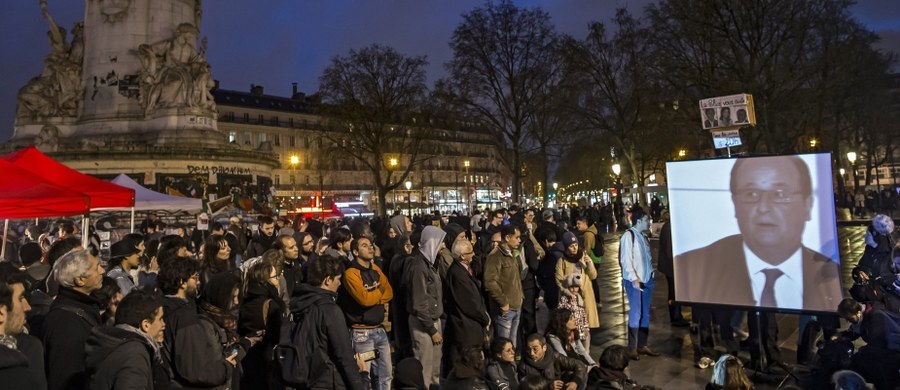 W Paryżu późnym wieczorem doszło do kolejnych gwałtownych protestów przeciwników zmian w prawie pracy. Jak poinformowała policja, grupa demonstrantów niszczyła witryny sklepowe i przystanki autobusowe.